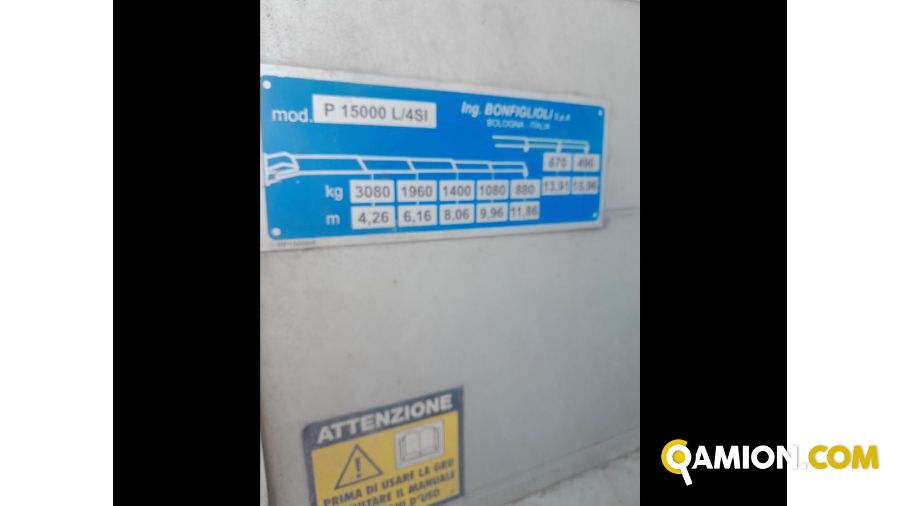 Iveco Mod. IVECO Vers. IVECO | Motrice Cassone fisso con Gru | INDUSTRIAL CARS S.P.A