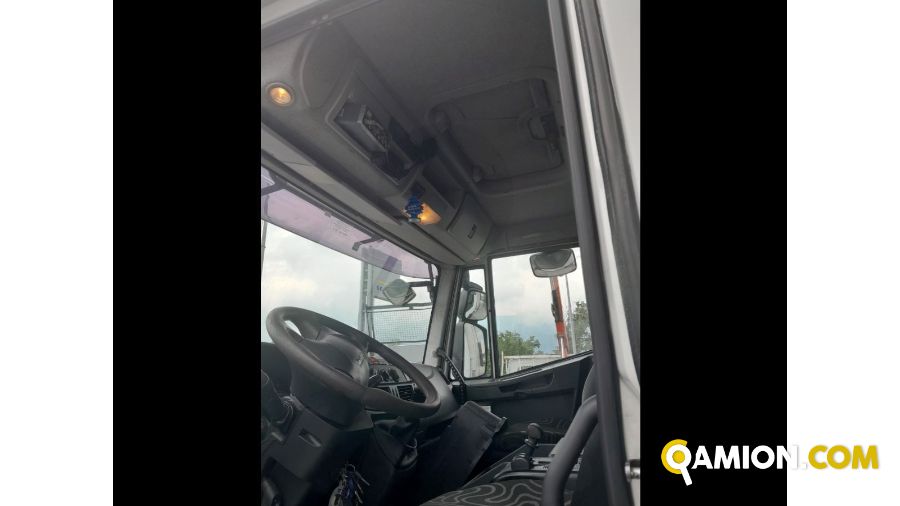 Iveco Mod. IVECO Vers. IVECO | Leggero Cabinato > 35 q.li Scarrabile con gancio | INDUSTRIAL CARS S.P.A