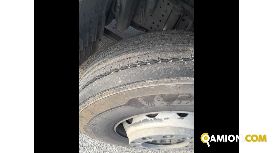 Iveco Mod. IVECO Vers. IVECO | Motrice Cassone fisso con Gru | INDUSTRIAL CARS S.P.A