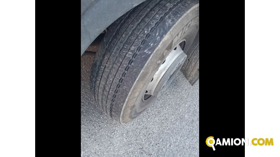 Iveco Mod. IVECO Vers. IVECO | Motrice Cassone fisso con Gru | INDUSTRIAL CARS S.P.A