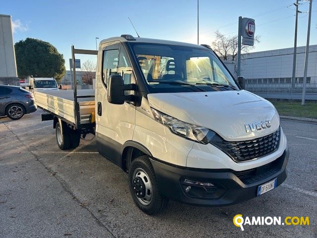 Iveco Mod. IVECO Vers. IVECO | Leggero Furgone <= 35 q.li Furgone di serie / Van | INDUSTRIAL CARS S.P.A