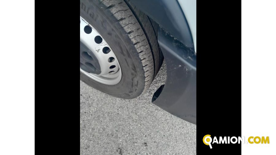 Iveco Mod. IVECO Vers. IVECO | Leggero Cabinato <= 35 q.li Cassone fisso con Gru | INDUSTRIAL CARS S.P.A