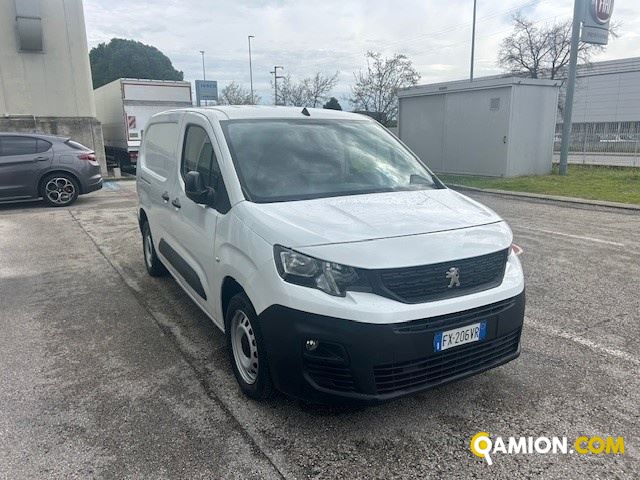 Peugeot Mod. PEUGEOT Vers. PEUGEOT | Leggero Cabinato <= 35 q.li Isotermico con gruppo frigo | INDUSTRIAL CARS S.P.A