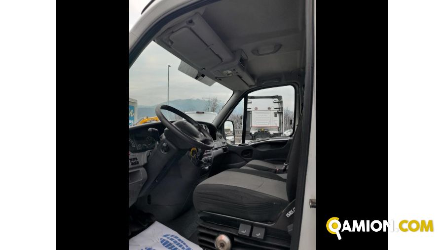 Iveco Mod. IVECO Vers. IVECO | Leggero Cabinato <= 35 q.li Furgonato con sponda | INDUSTRIAL CARS S.P.A