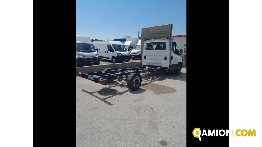 Iveco Mod. IVECO Vers. IVECO | Leggero Cabinato <= 35 q.li Telaio | INDUSTRIAL CARS S.P.A