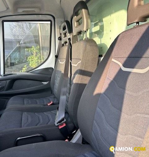 Iveco Mod. IVECO Vers. IVECO | Leggero Cabinato <= 35 q.li Furgonato | INDUSTRIAL CARS S.P.A