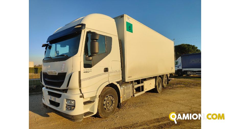 Iveco Mod. IVECO Vers. IVECO | Motrice Isotermico con gruppo frigo e sponda | INDUSTRIAL CARS S.P.A
