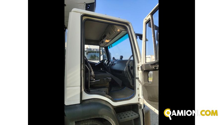 Iveco Mod. IVECO Vers. IVECO | Leggero Cabinato > 35 q.li Isotermico con gruppo frigo e sponda | INDUSTRIAL CARS S.P.A