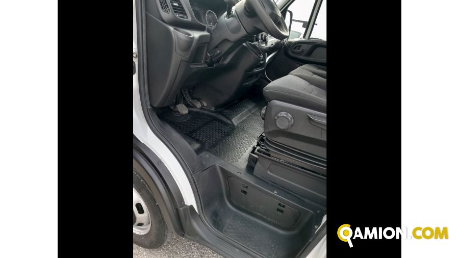 Iveco Mod. IVECO Vers. IVECO | Leggero Cabinato <= 35 q.li Telaio | INDUSTRIAL CARS S.P.A