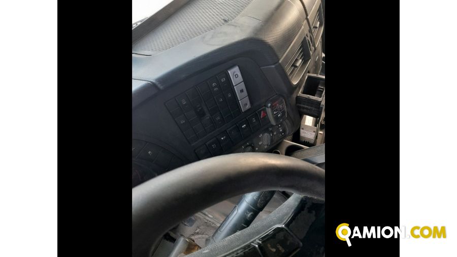 Iveco Mod. IVECO Vers. IVECO | Motrice Cassone fisso con Gru | INDUSTRIAL CARS S.P.A