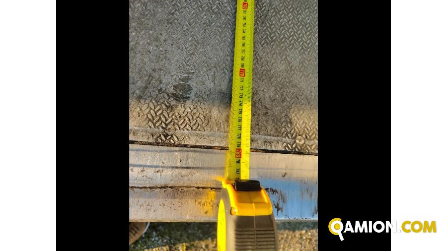 Iveco Mod. IVECO Vers. IVECO | Motrice Isotermico con gruppo frigo e sponda | INDUSTRIAL CARS S.P.A