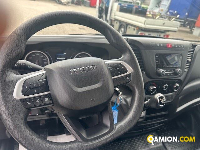 Iveco Mod. IVECO Vers. IVECO | Leggero Cabinato <= 35 q.li Furgonato | INDUSTRIAL CARS S.P.A