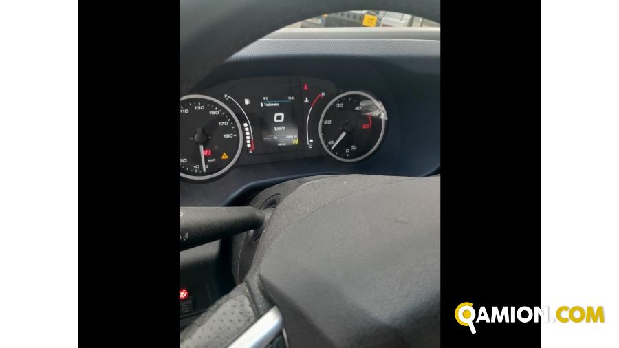 Iveco Mod. IVECO Vers. IVECO | Leggero Cabinato <= 35 q.li Cassone fisso con Gru | INDUSTRIAL CARS S.P.A