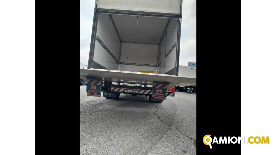 Iveco Mod. IVECO Vers. IVECO | Leggero Cabinato <= 35 q.li Furgonato con sponda | INDUSTRIAL CARS S.P.A