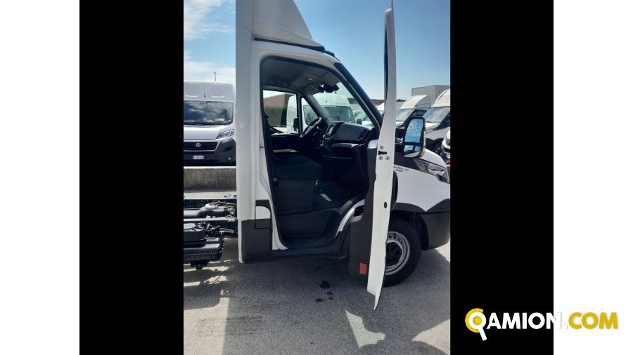 Iveco Mod. IVECO Vers. IVECO | Leggero Cabinato <= 35 q.li Telaio | INDUSTRIAL CARS S.P.A