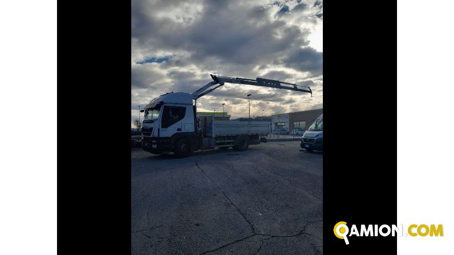 Iveco Mod. IVECO Vers. IVECO | Motrice Cassone fisso con Gru | INDUSTRIAL CARS S.P.A