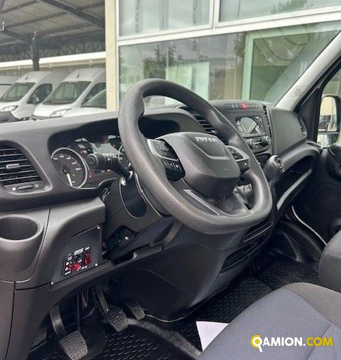 Iveco Mod. IVECO Vers. IVECO | Leggero Furgone <= 35 q.li Furgonato con sponda | INDUSTRIAL CARS S.P.A