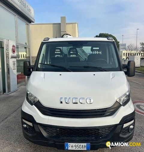 Iveco Mod. IVECO Vers. IVECO | Leggero Cabinato <= 35 q.li Cassone fisso con Gru | INDUSTRIAL CARS S.P.A