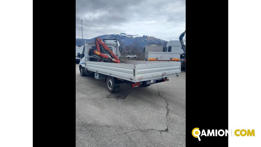 Iveco Mod. IVECO Vers. IVECO | Leggero Cabinato <= 35 q.li Cassone fisso con Gru | INDUSTRIAL CARS S.P.A