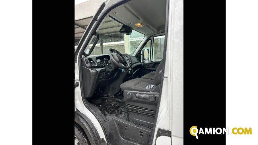 Iveco Mod. IVECO Vers. IVECO | Leggero Cabinato <= 35 q.li Furgonato con sponda | INDUSTRIAL CARS S.P.A