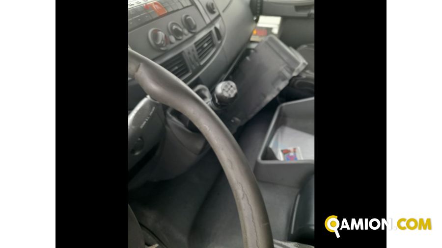 Iveco Mod. IVECO Vers. IVECO | Leggero Cabinato > 35 q.li Scarrabile con gancio | INDUSTRIAL CARS S.P.A