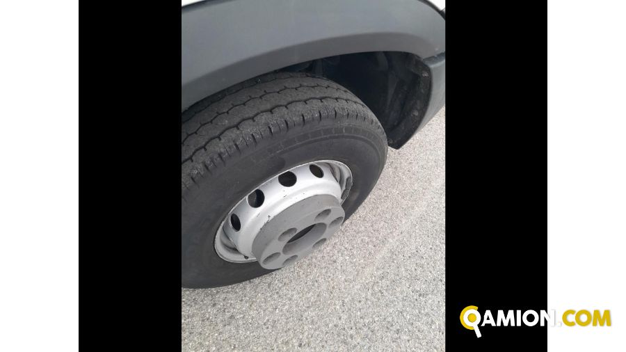 Iveco Mod. IVECO Vers. IVECO | Leggero Cabinato <= 35 q.li Furgonato con sponda | INDUSTRIAL CARS S.P.A