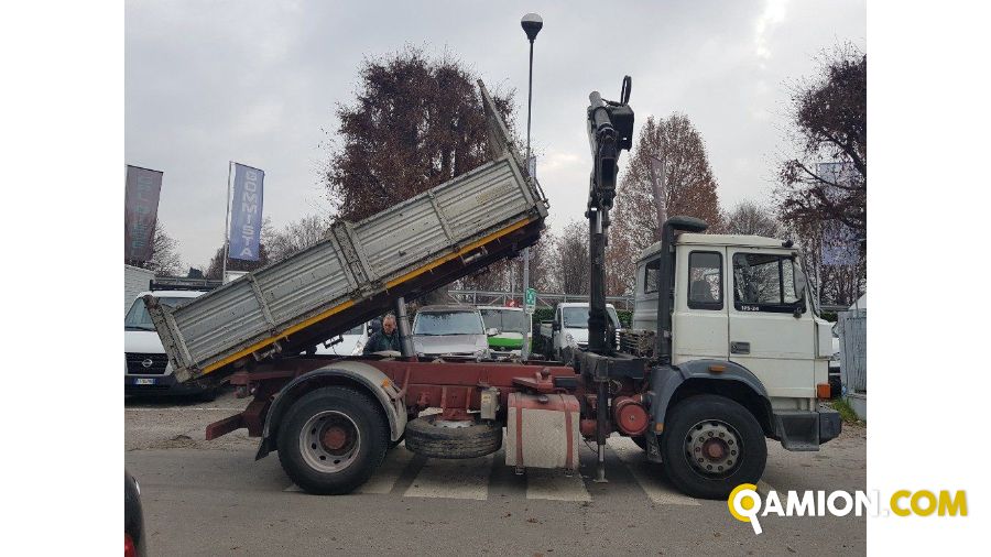 Iveco 175-24 GRU E RIBALTABILE 175-24 GRU E RIBALTABILE | Altro Cassone Ribaltabile