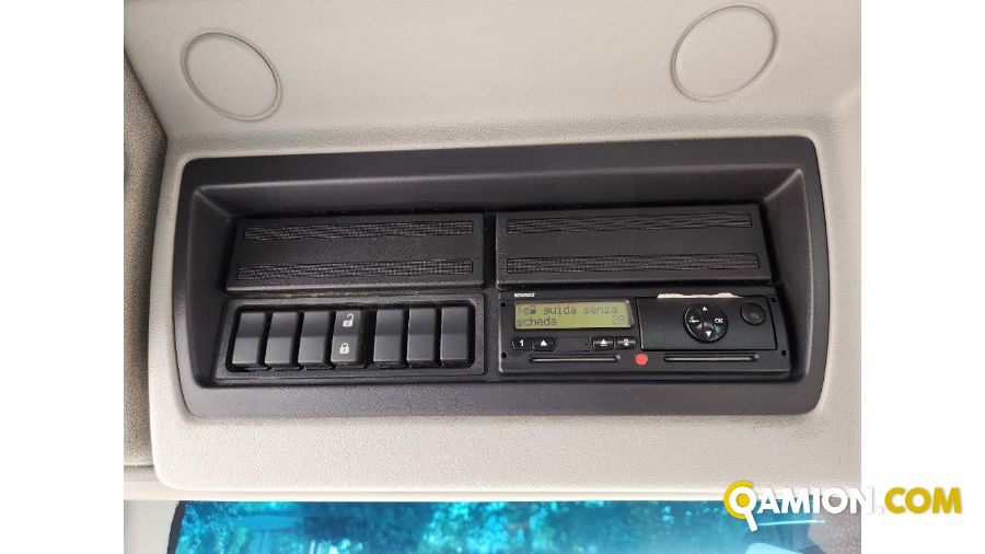 Renault MIDLUM - GRU e RIBALTABILE MIDLUM - GRU e RIBALTABILE | Altro Cassone Ribaltabile