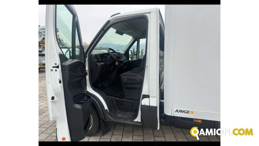 Iveco 35C16 H - FURGONE IN LEGA CON SPONDA CARICATRICE POSTERIORE 35C16 H - FURGONE IN LEGA CON SPONDA CARICATRICE POSTERIORE Altro | TENTORI