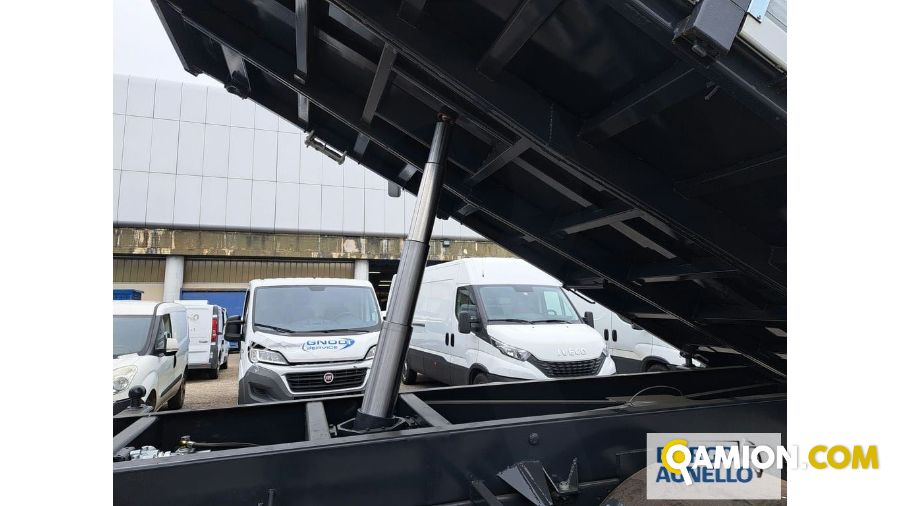 Iveco 140 140 | Motrice Cassone Ribaltabile con gru | Borgo Agnello S.p.A.