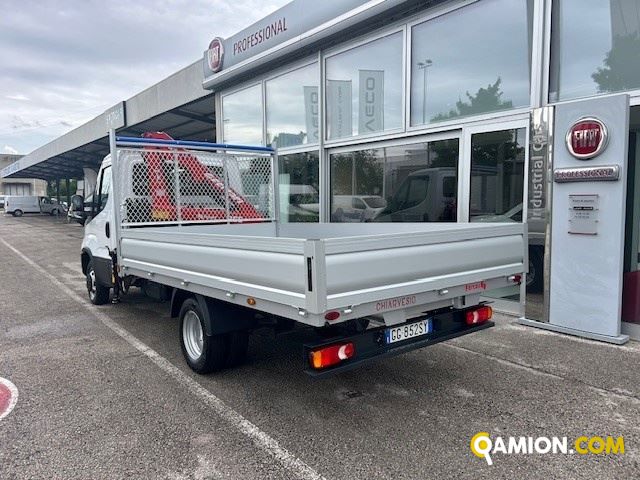 Iveco Mod. IVECO Vers. IVECO | Leggero Cabinato <= 35 q.li Furgonato | INDUSTRIAL CARS S.P.A
