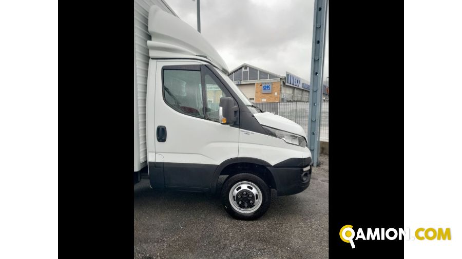 Iveco Mod. IVECO Vers. IVECO | Leggero Cabinato <= 35 q.li Furgonato | INDUSTRIAL CARS S.P.A