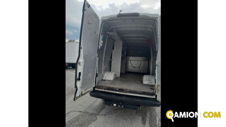 Iveco Mod. IVECO Vers. IVECO | Leggero Cabinato > 35 q.li Furgone di serie / Van | INDUSTRIAL CARS S.P.A