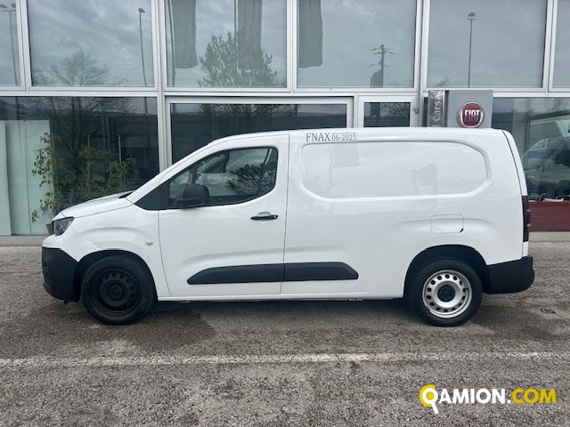 Peugeot Mod. PEUGEOT Vers. PEUGEOT | Leggero Cabinato <= 35 q.li Isotermico con gruppo frigo | INDUSTRIAL CARS S.P.A