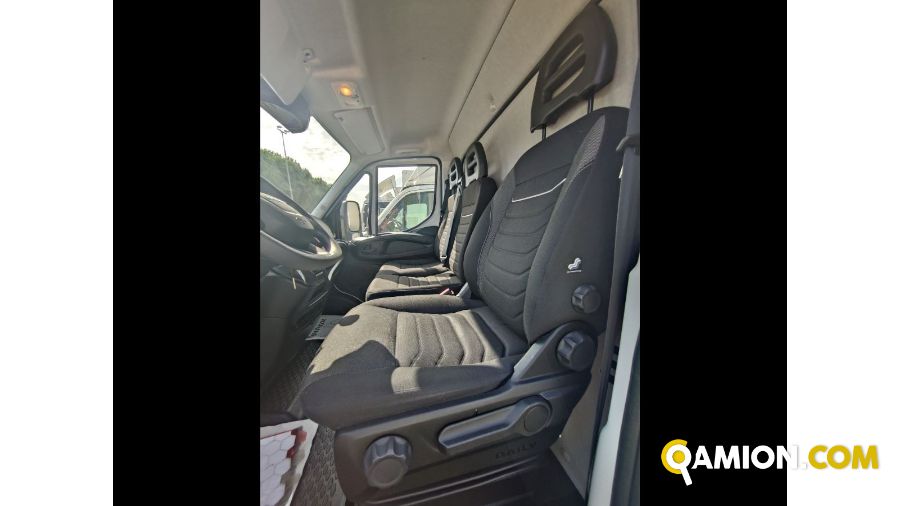 Iveco Mod. IVECO Vers. IVECO | Leggero Cabinato > 35 q.li Furgonato con sponda | INDUSTRIAL CARS S.P.A