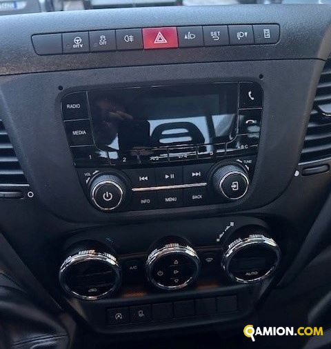 Iveco Mod. IVECO Vers. IVECO | Leggero Cabinato <= 35 q.li Furgonato con sponda | INDUSTRIAL CARS S.P.A