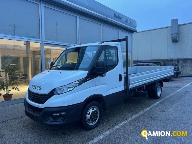 Iveco Mod. IVECO Vers. IVECO | Leggero Cabinato <= 35 q.li Furgonato con sponda | INDUSTRIAL CARS S.P.A