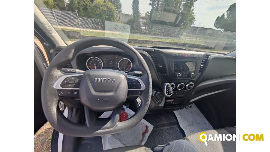 Iveco Mod. IVECO Vers. IVECO | Leggero Cabinato > 35 q.li Furgonato con sponda | INDUSTRIAL CARS S.P.A