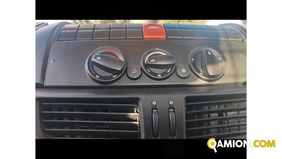 Iveco Mod. IVECO Vers. IVECO | Leggero Cabinato > 35 q.li Cassone fisso | INDUSTRIAL CARS S.P.A