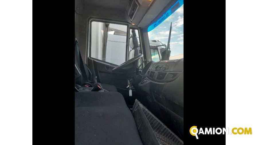 Iveco Mod. IVECO Vers. IVECO | Leggero Cabinato > 35 q.li Furgonato con sponda | INDUSTRIAL CARS S.P.A