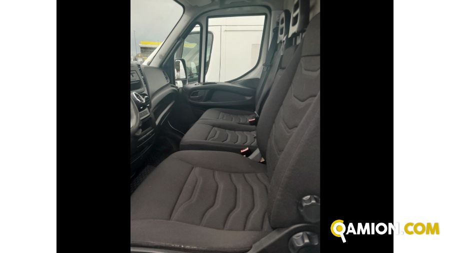 Iveco Mod. IVECO Vers. IVECO | Leggero Furgone <= 35 q.li Furgone di serie / Van | INDUSTRIAL CARS S.P.A