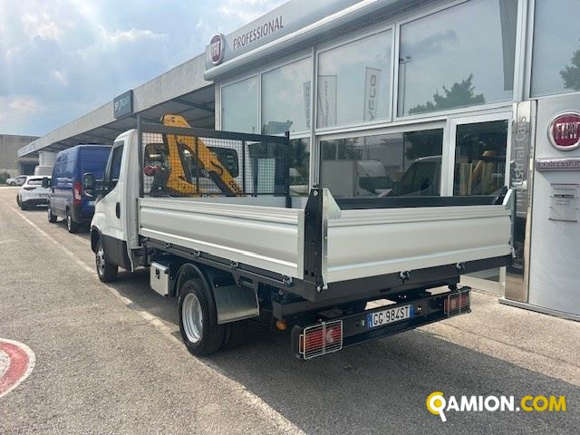 Iveco Mod. IVECO Vers. IVECO | Leggero Furgone <= 35 q.li Furgonato con sponda | INDUSTRIAL CARS S.P.A