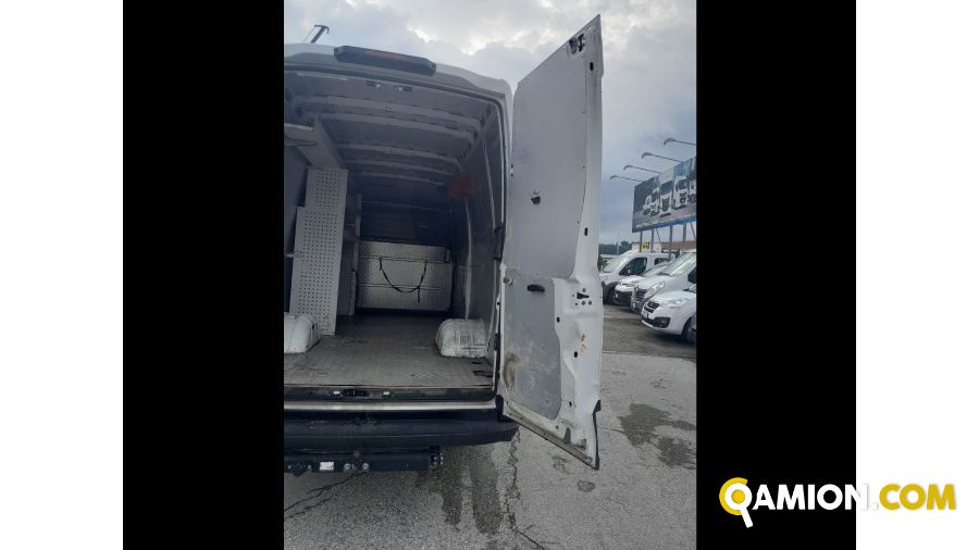 Iveco Mod. IVECO Vers. IVECO | Leggero Cabinato > 35 q.li Furgone di serie / Van | INDUSTRIAL CARS S.P.A