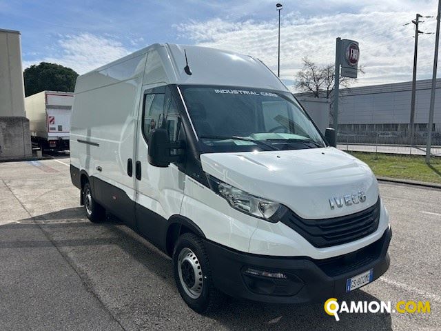Iveco Mod. IVECO Vers. IVECO | Leggero Furgone <= 35 q.li Furgone di serie / Van | INDUSTRIAL CARS S.P.A