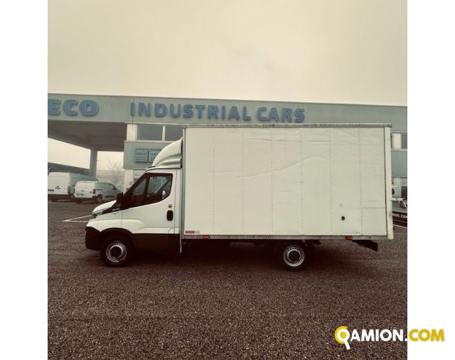 Iveco Mod. IVECO Vers. IVECO | Leggero Cabinato <= 35 q.li Furgonato | INDUSTRIAL CARS S.P.A