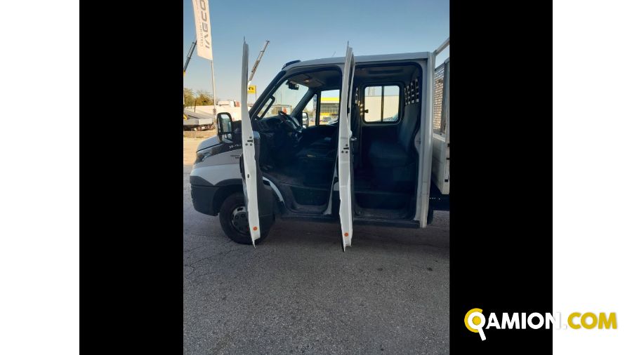 Iveco Mod. IVECO Vers. IVECO | Leggero Cabinato <= 35 q.li Cassone fisso doppia cabina | INDUSTRIAL CARS S.P.A