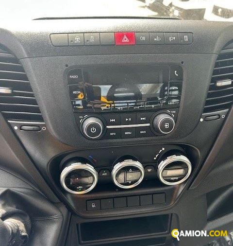 Iveco Mod. IVECO Vers. IVECO | Leggero Cabinato <= 35 q.li Furgonato con sponda | INDUSTRIAL CARS S.P.A