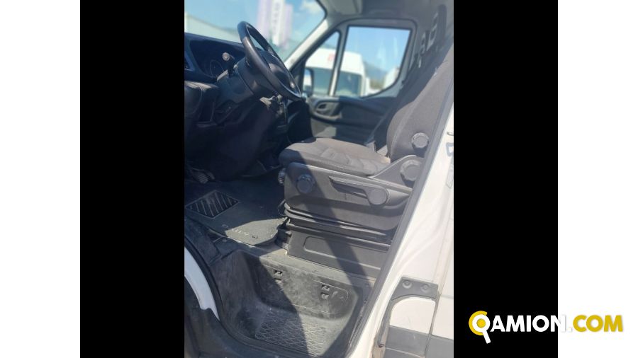 Iveco Mod. IVECO Vers. IVECO | Leggero Furgone <= 35 q.li Furgone di serie / Van | INDUSTRIAL CARS S.P.A