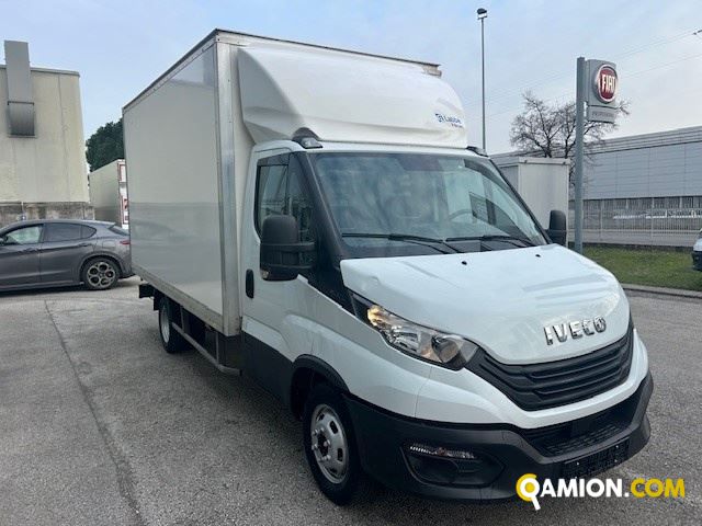 Iveco Mod. IVECO Vers. IVECO | Leggero Cabinato <= 35 q.li Furgonato | INDUSTRIAL CARS S.P.A