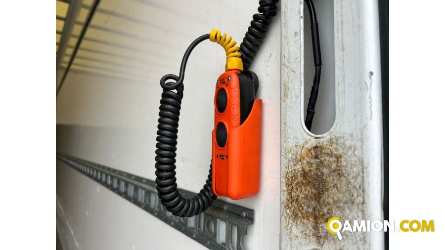 Iveco Mod. IVECO Vers. IVECO | Leggero Cabinato <= 35 q.li Furgonato con sponda | INDUSTRIAL CARS S.P.A